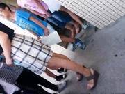 抄底正在上课的女老师的裙底（二）