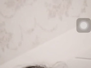 和当老师的舅妈视频，舅妈非要舔我鸡巴，你们看她舔的怎么样？