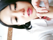 气质漂亮的良家短发美少妇不仅偷偷兼职做楼凤还做直播,200元就被中年大叔给干了,自己偷拍过程给网友观看,国语!