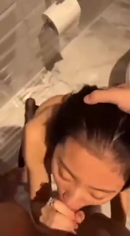 张津瑜厕所深喉