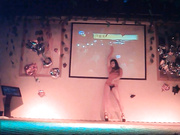 縣城小劇場拍攝到的身材非常SEX的妹子裸體艷舞表演 慢慢脫光挑逗陰毛性感小肥臀一扭一扭絕對誘惑十足 1080P高清原版