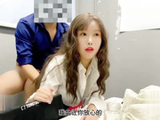 【真实乱伦】办公室ol风骚舅妈勾引外甥对白精彩