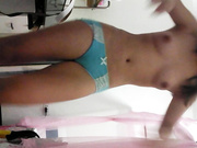 艺校很有人气的跳脱衣舞狂人妹子闺房全裸跳抚媚柔情版 张惠妹 火 这会拍的清楚