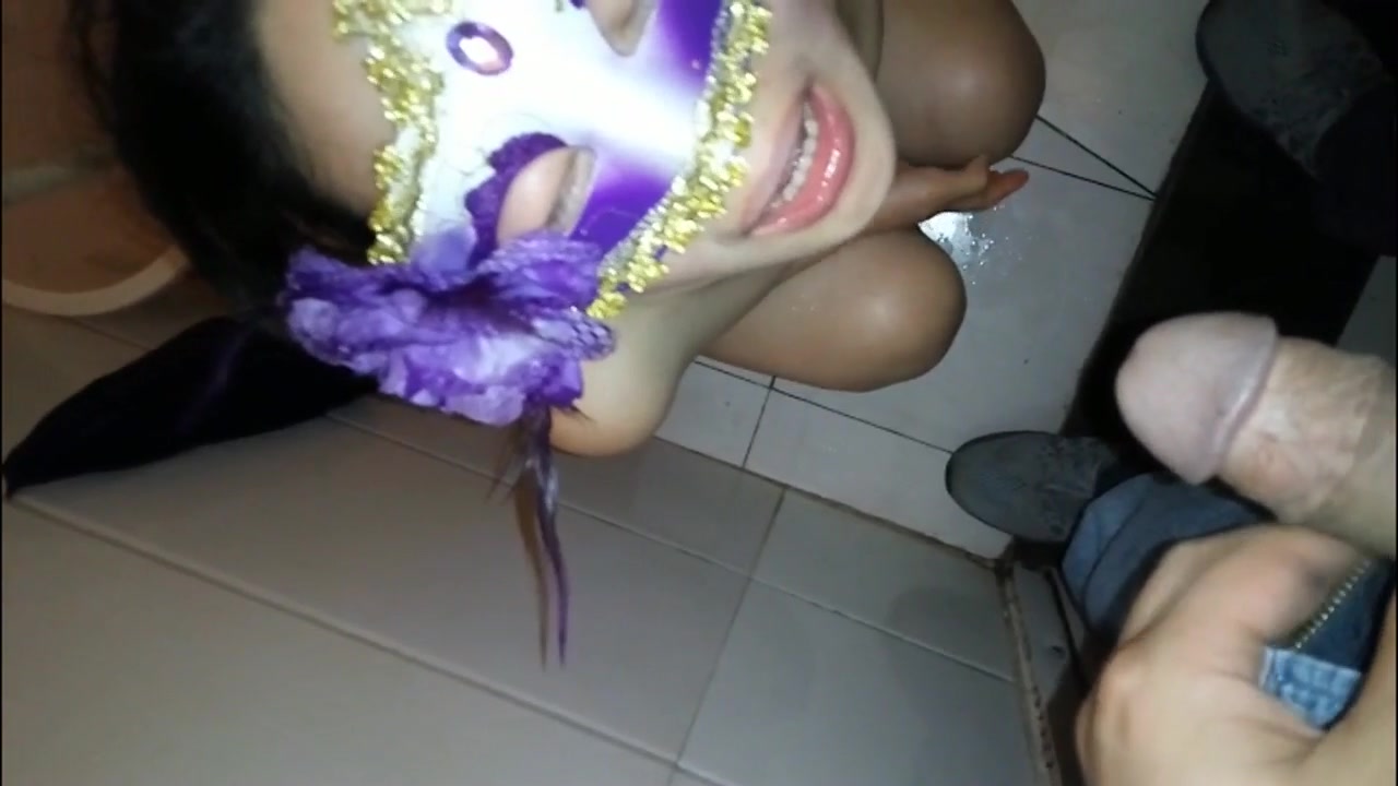 受虐小師妹被冷S聖水伺候聲音浪叫連連