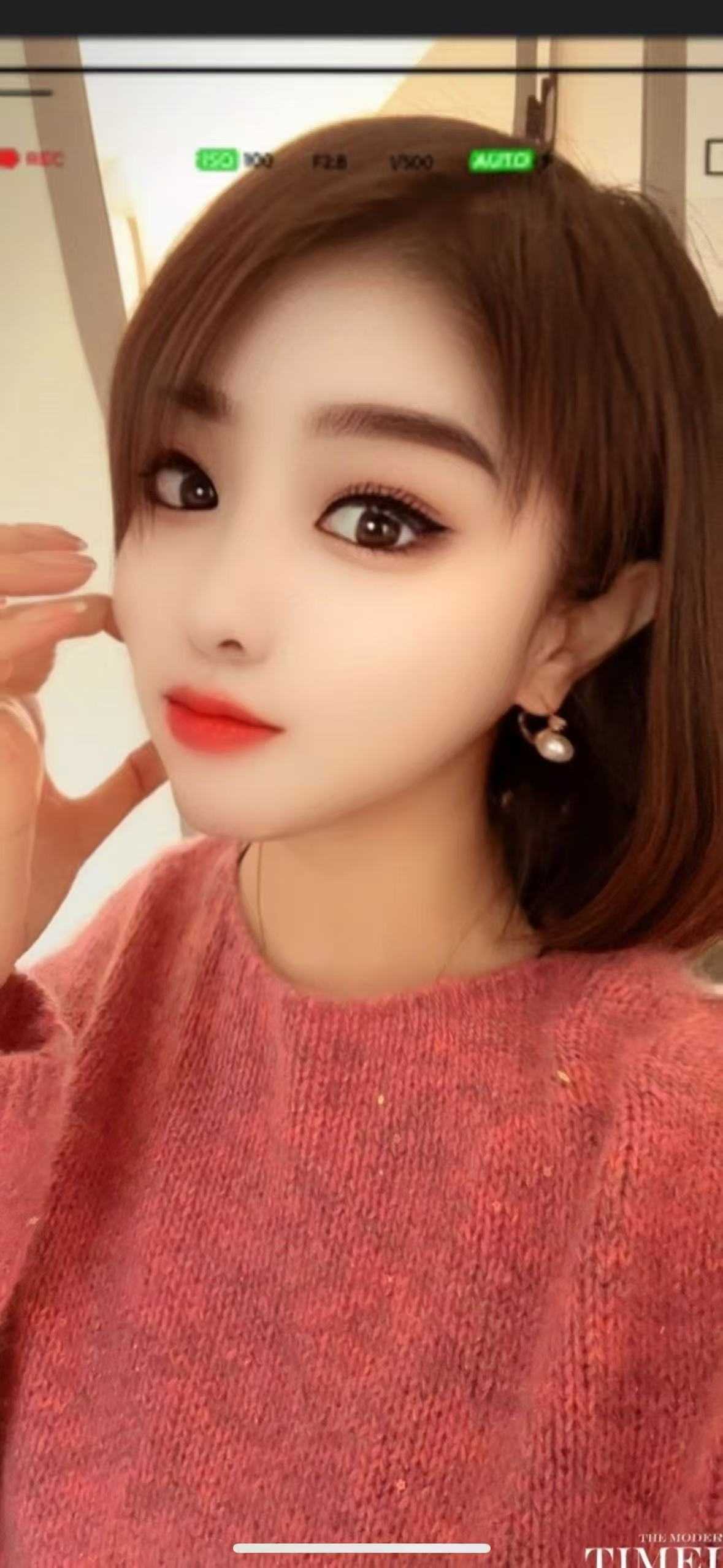 风骚白皙嫩妹3.jpg